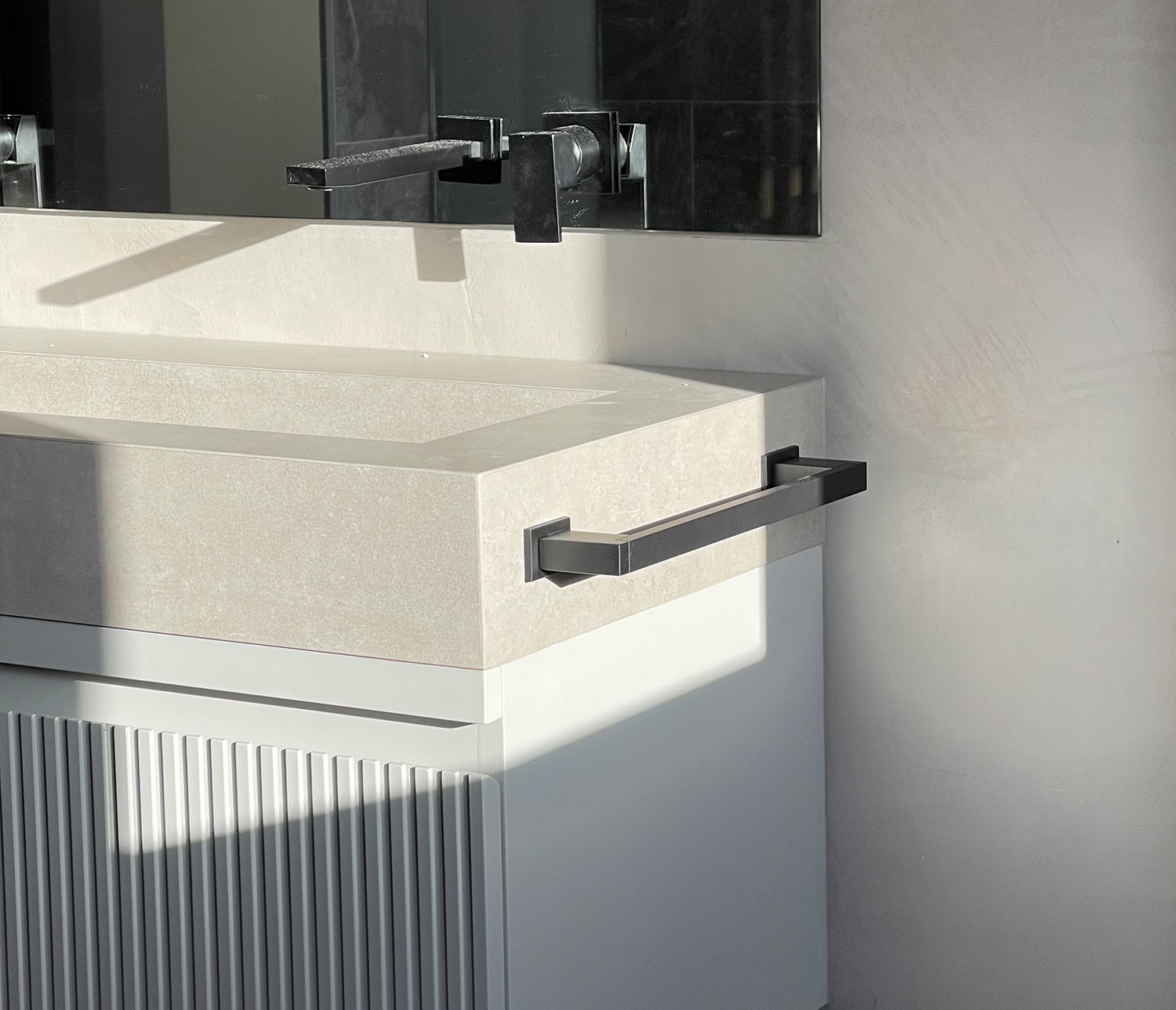 Seamless bathroom vanity