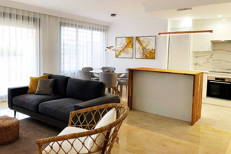 Elviria Apartment Renovation – Compact Comfort with Character
